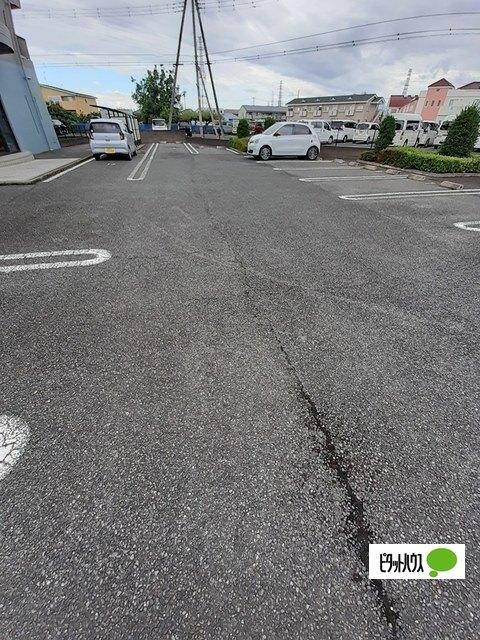 グランドレジデンス（205） 駐車場