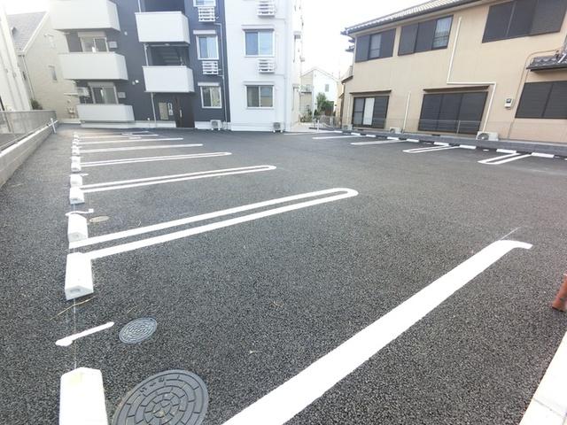 D-ROOM並榎町（202） 駐車場