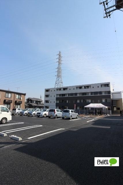メゾン葵（402） 駐車場