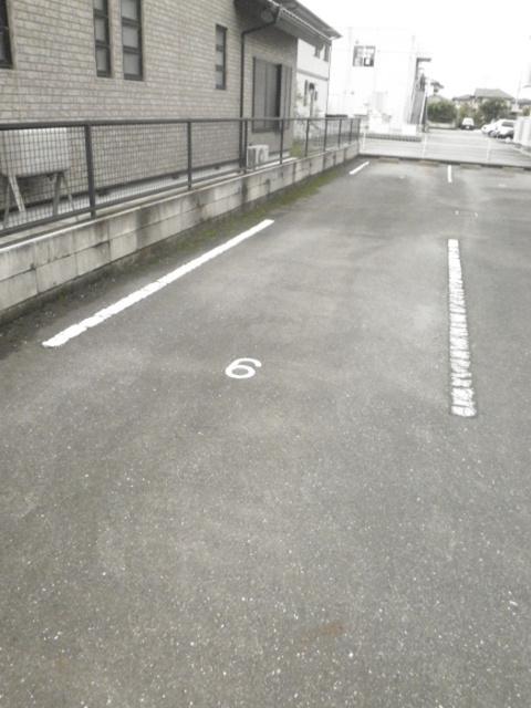 ジュネス山本　Ⅱ（103） 駐車場