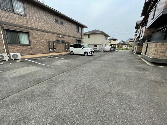 ヴィラ南雲　Ａ/Ｂ（B103） 駐車場