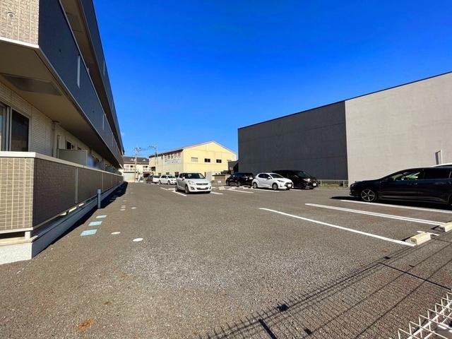 カーサ・プリメーラ（211） 駐車場