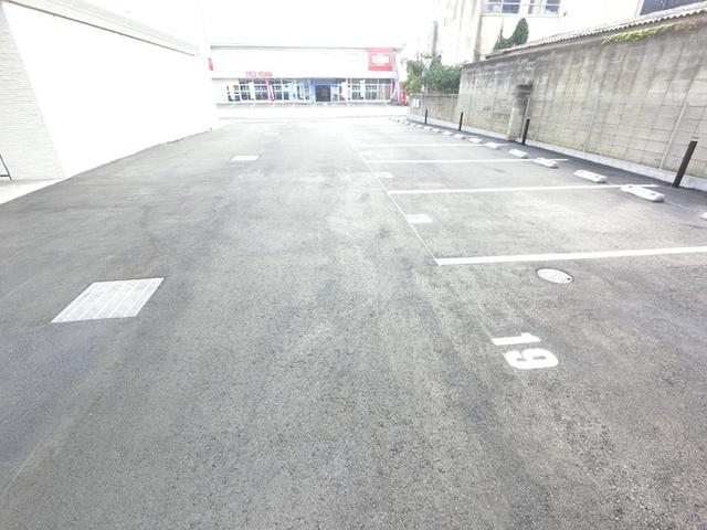 ヘイワレジデンス高崎（403） 駐車場