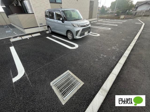 ブリランテ（102） 駐車場