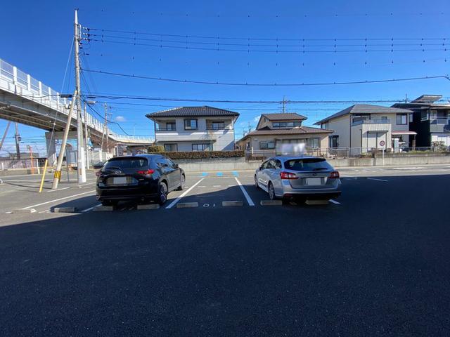 プリムヴェール（201） 駐車場