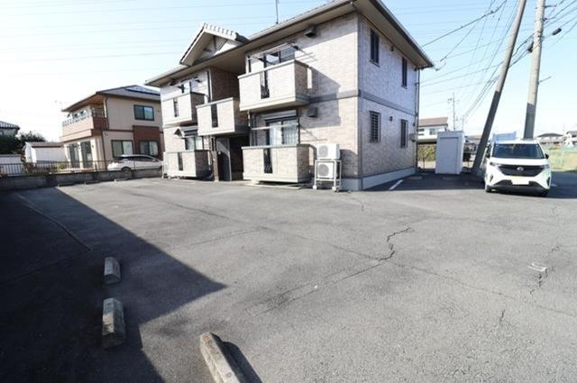 ドミールＳＵＧＵＲＯ（101） 駐車場
