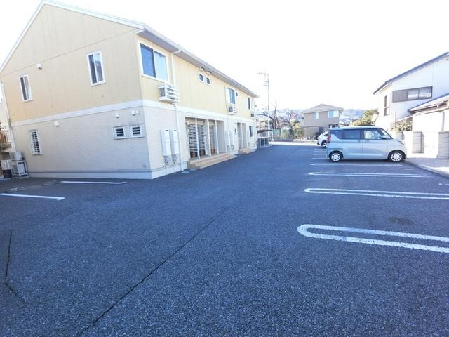 グラード（202） 駐車場