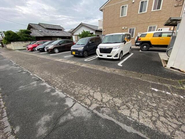 ハイツリーコート（102） 駐車場