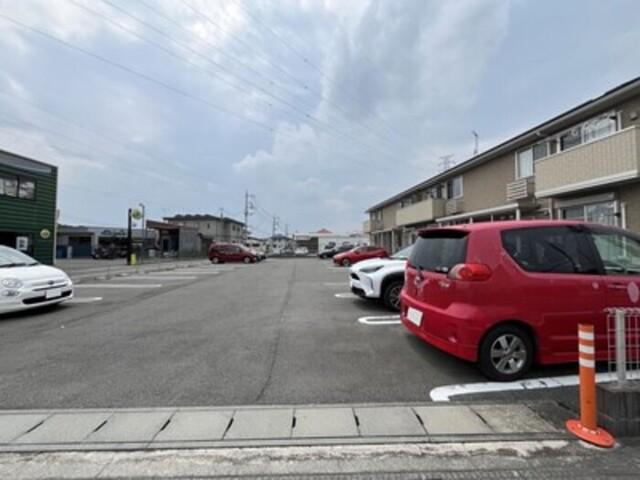 アプリコット（202） 駐車場