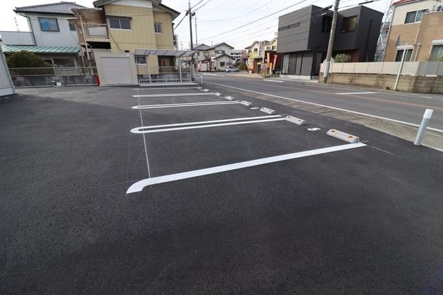 グランツ（102） 駐車場