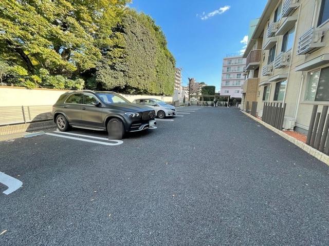 クレアシオン城北（206） 駐車場