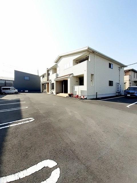 アンジュ（101） 駐車場