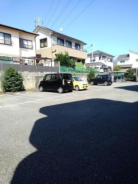 クレイドル（301） 駐車場