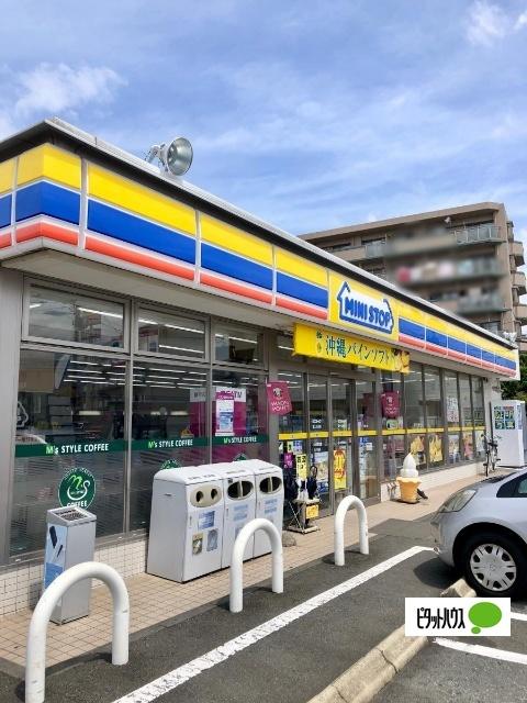 ミニストップ富士石坂店：826m