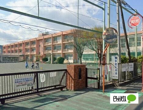 富士宮市立貴船小学校：847m