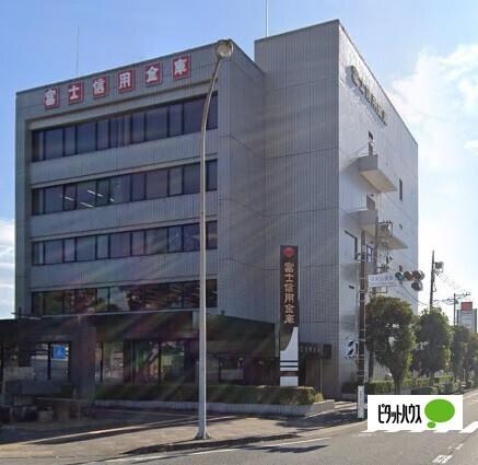 富士信用金庫本店：532m