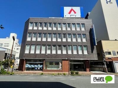 沼津信用金庫本店：347m