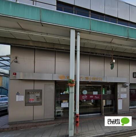 静岡銀行富士宮支店：591m