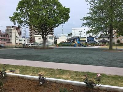 南町公園：703m