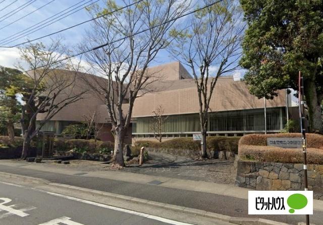 富士宮市立中央図書館：950m