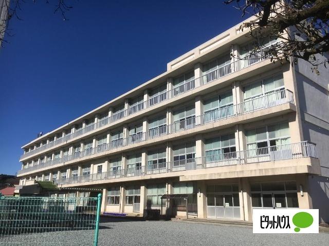 富士市立鷹岡小学校：897m