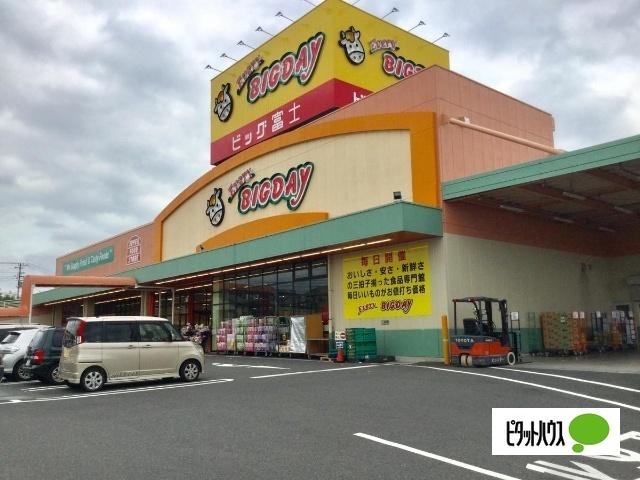 エブリィビッグデー北富士店：682m