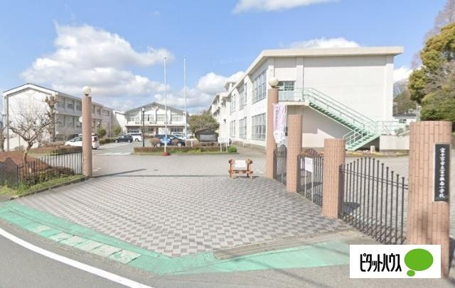 富士宮市立富士根南小学校：1119m