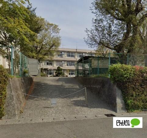 富士宮市立富士見小学校：780m