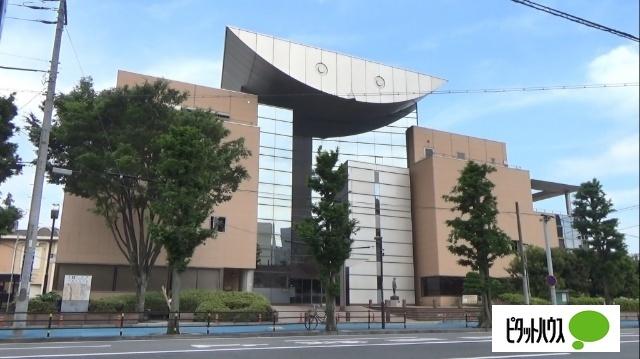 沼津市立図書館：753m