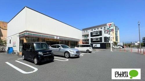 セブンイレブン沼津駅北口店：916m