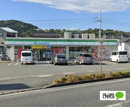 ファミリーマート富士岩松店：561m