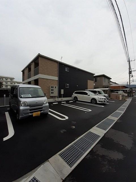シャルマンドミールⅢ（101） 駐車場