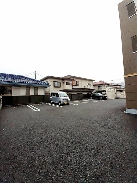 フラン淀川（305） 駐車場