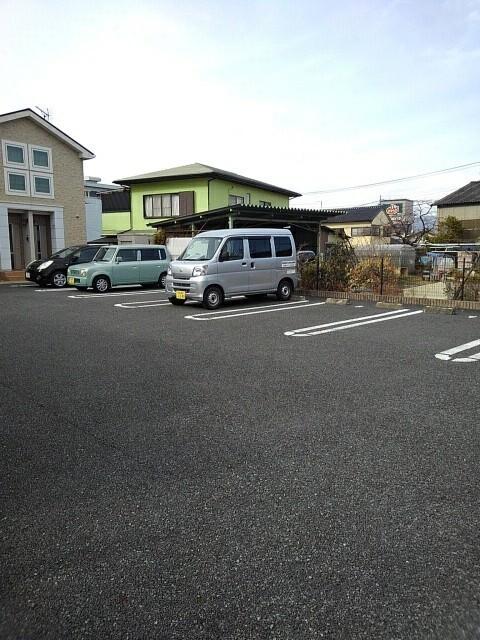 サンライズ　フジ（203） 駐車場