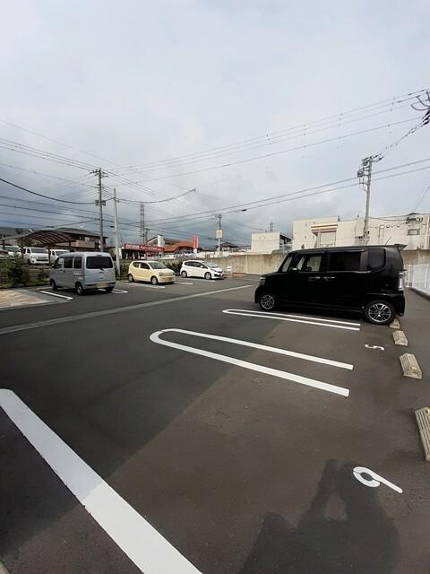 ユネリア（102） 駐車場