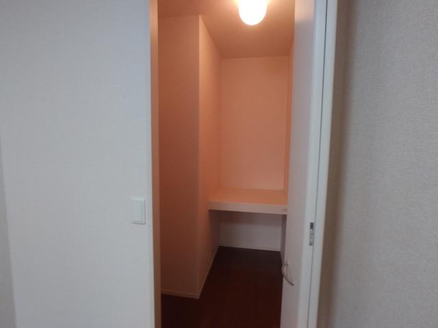 Ｃｏｍｏｄｏ Ｓａｔｓｕｋｉ(ｺﾓﾄﾞｻﾂｷ)（102） 部屋画像