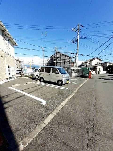 トリアングル　ビレッジ（102） 駐車場