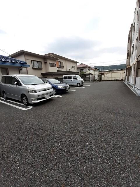 フラン淀川（301） 駐車場