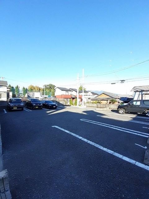 ウィステリア（101） 駐車場