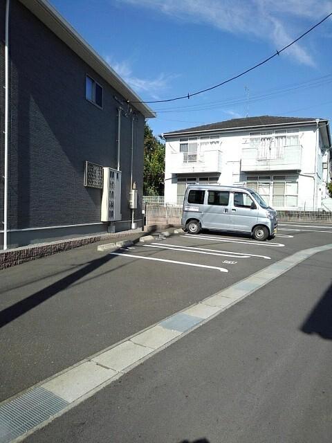 ブリッジハウス（105） 駐車場