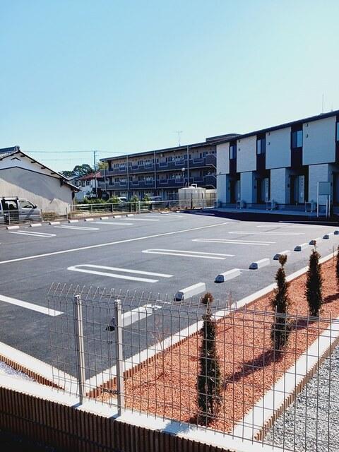 ショパン（101） 駐車場