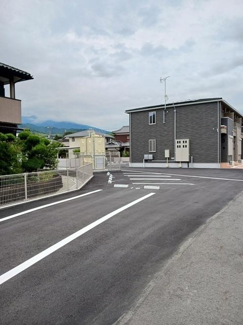 ベル　リュミエール（102） 駐車場
