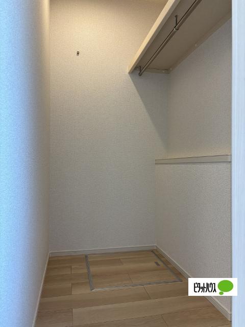 ルルシア（103） 収納