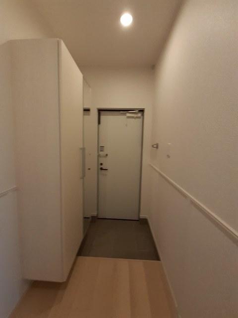 コントレイル（101） 玄関