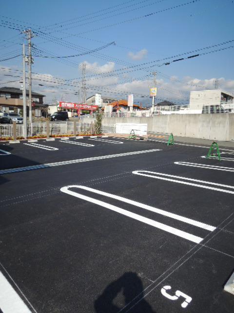 ユネリア（206） 駐車場