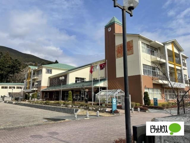 小山町立須走中学校：881m