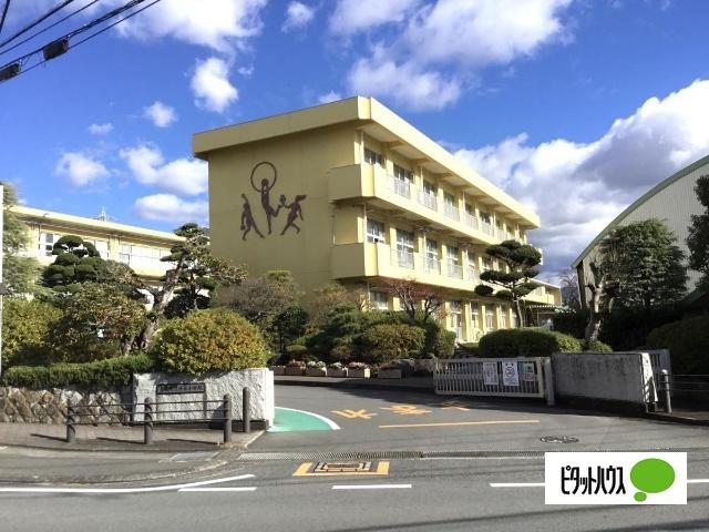 長泉町立長泉小学校：776m