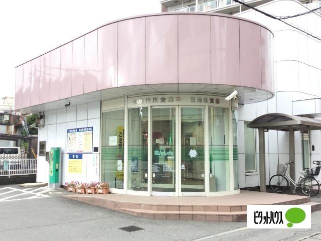 三島信用金庫三島北支店：1640m