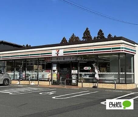 セブンイレブン御殿場かまど店：835m
