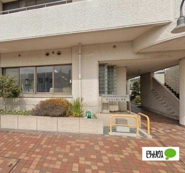 富士市立東図書館：858m